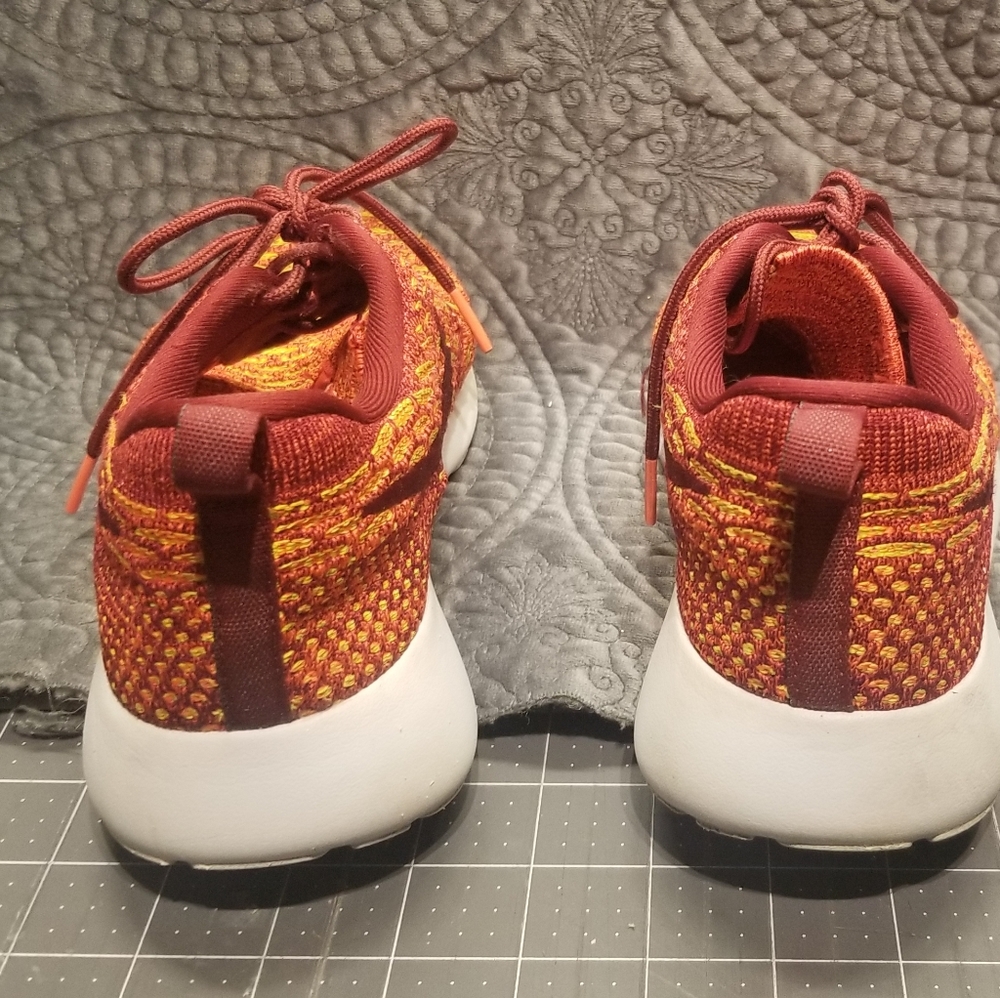 Nike Flyknit Roshe - Picture 7 of 10